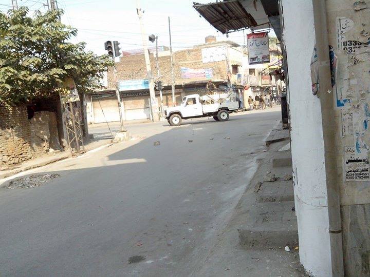 Curfew in Rawalpindi after clashes between Shia and Sunni groups. Image by Muhammad Majid Rashid. Copyright Demotix (16-11-2013)