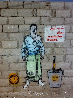A graffiti by Murad Subay demanding a weapon-free peaceful life.