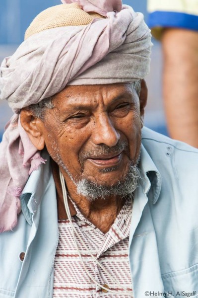 A fisherman who showed off his linguistic skills in selling fish as well as counting in Spanish, English Italian and Arabic. He's traveled through out the Red Sea and the Mediterranean Sea and has met many people. From the Humans of Jeddah page