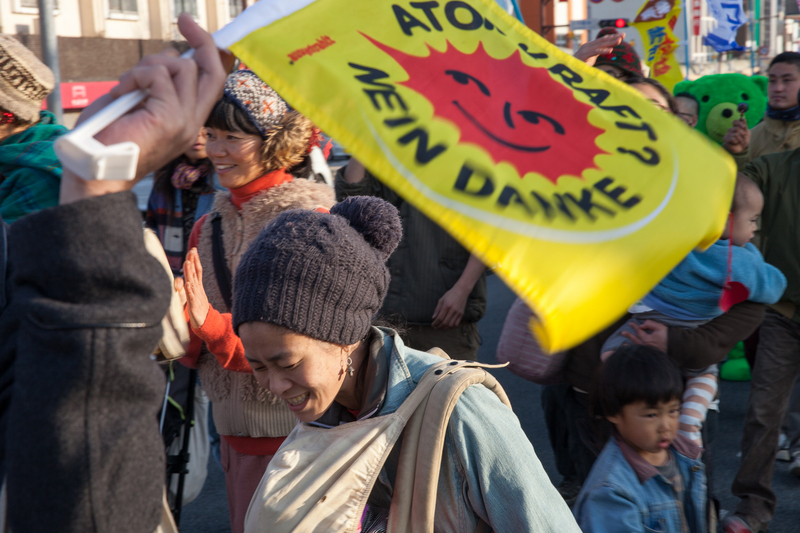 Dies ist die größte Demonstration, die es jemals in Satsuma Sendia gegeben hat. Die Einwohner der Stadt möchten nicht über Atomenergie sprechen. Regionen, in denen es Atomkraftwerke gibt, erhielten von der Regierung finanzielle Unterstützung. Foto aufgenommen am 15. Dezember 2013 von rieko uekama. Copyright (c) Demotix