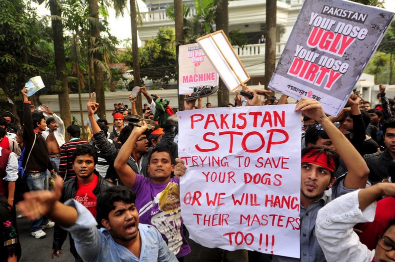 Protesters  has marched towards the Pakistan High Commission in Bangladesh. Image by  Khurshed Alam Rinku. Copyright Demotix (18/12/2013)