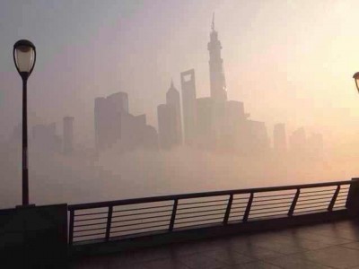 Netizens post pictures of Shanghai's smog on WeChat