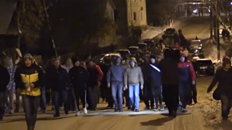Locals take to the streets in Arzamas, 10 December 2013, YouTube screenshot.