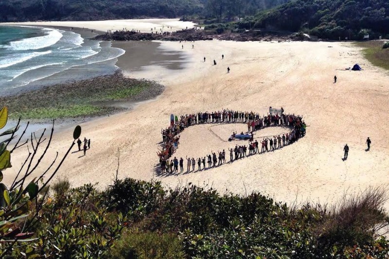 Members from Save our country park standing in a heart shape in the Tai Long Sai Wan Beach in their protect country park action. Photo from the House News. Non-commercial use. 