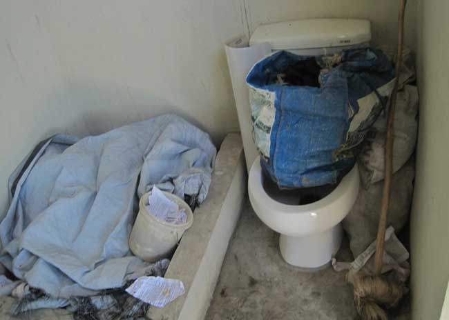 The unused toilet of one resident, who said the septic system  is not deep enough. Photo: HGW/Marc Schindler Saint-Val 