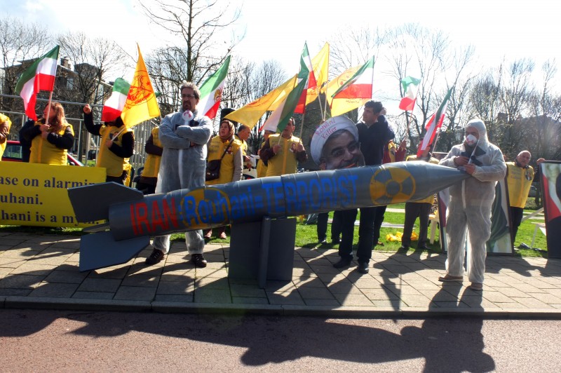 Iranian protesters near the NSS 2014 venue, The Hague