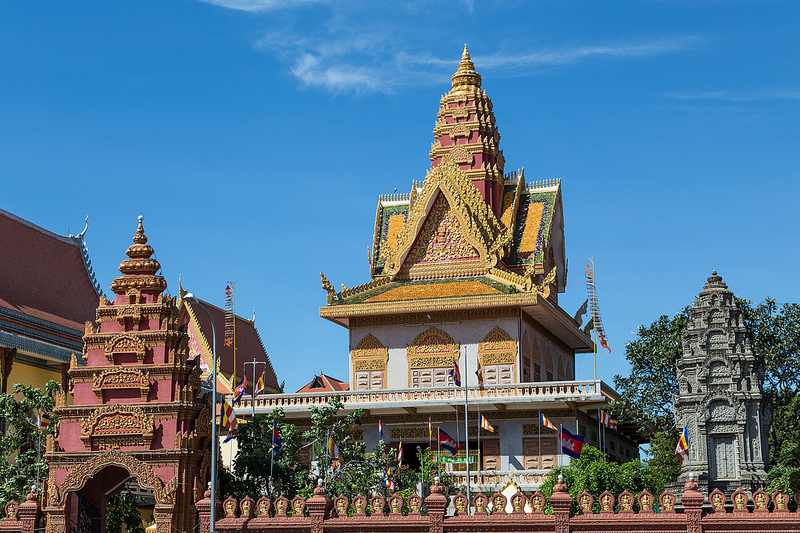 معبد في بنوم بنه