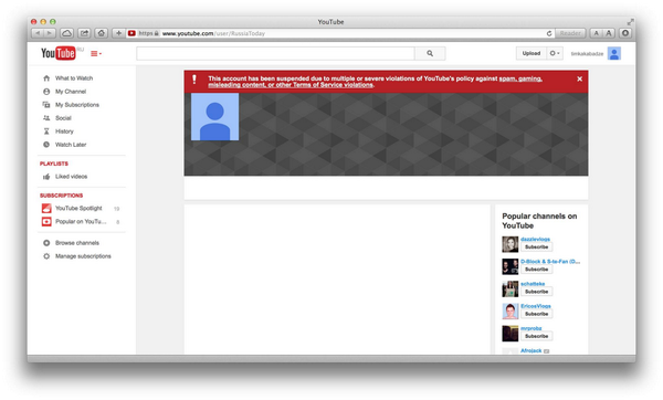 Captura de pantalla que muestra la cuenta de RT en YouTube suspendida por violar los términos del servicio.