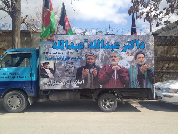A truck states its support for Abdullah Abdullah (picture tweeted by @alibomaye) 