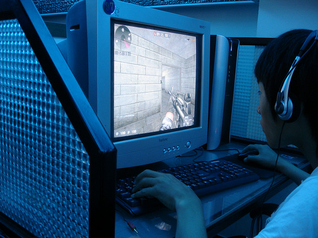 A young kid at Internet cafe PC bang in South Korea. Photo by Flickr user Jens-Olaf Walter (CC BY-NC 2.0)