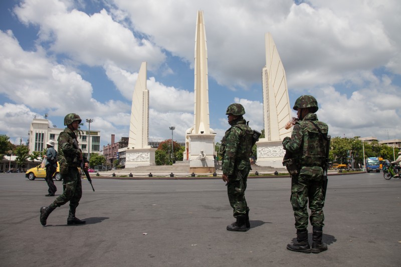 Soldiers take control of a protest site in Bangkok and assure security. Photo by Amnat Ketchuen, Copyright @Demotix (5/23/2014) 
