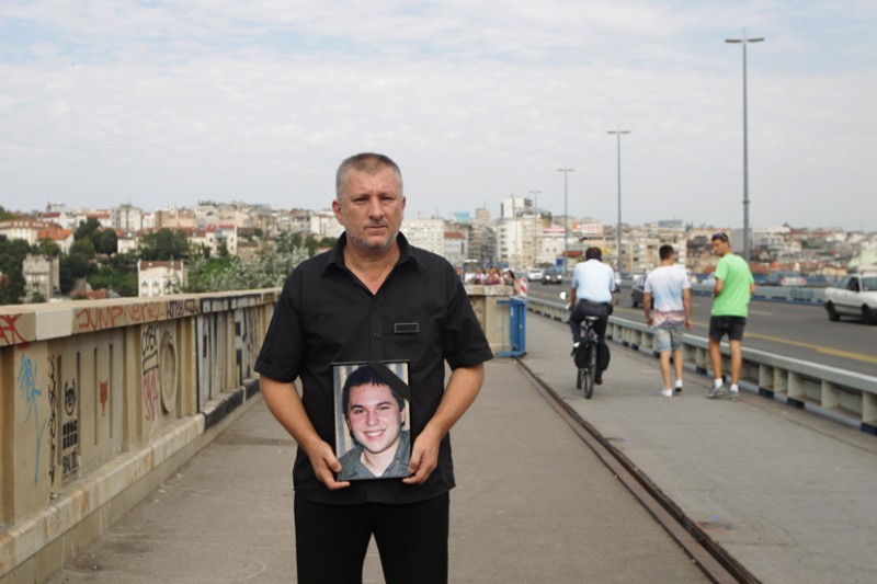 Bojan Jovanović, father of 21-year-old hit and run victim Luka Jovanović, in one of his "silent" protests on Branko Bridge in Belgrade. Photo courtesy of Telegraf.rs © 2014.