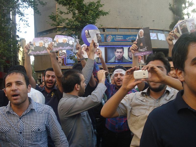 Rouhani supporters in Tehran. Photo by Tabarez2 via Wikimedia Commons (CC BY-SA 3.0)