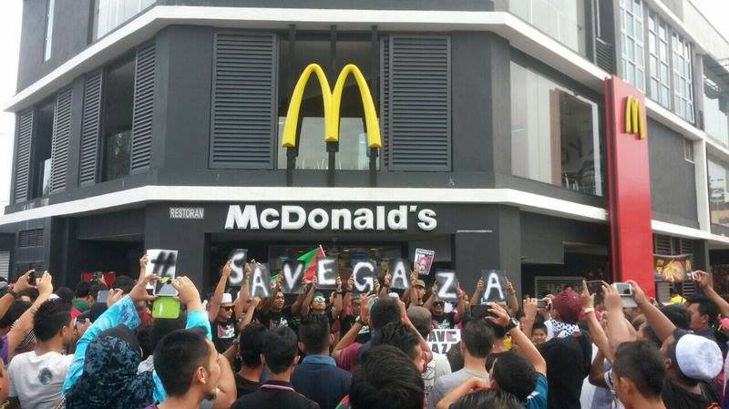 McDonalds boycott protest in Terengganu, Malaysia. Photo from Facebook post of BradfordBoycott 
