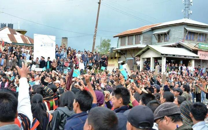 Protest lidí kmene Naga, 30. srpna 2014. Fotografie převzata z facebookové stránky Protestů proti vyhlášení paragrafu 144 trestního řádu v distriktu Ukhrul.