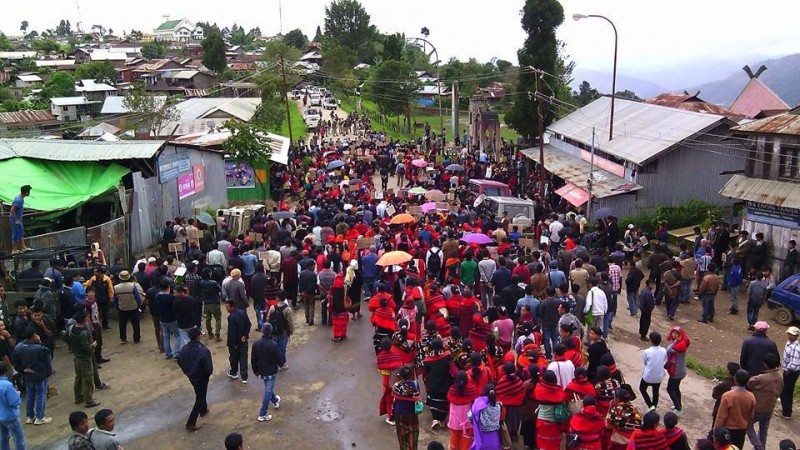 Protesty v distriktu Ukhrul 30. srpna 2014, navzdory vládnímu zákazu. Fotografie převzata z facebookové stránky Protestů proti vyhlášení paragrafu 144 trestního řádu v distriktu Ukhrul.