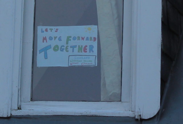 Young people became fully engaged in the debate A window posted in Edinbrugh. (Photo: Anna Chworow)
