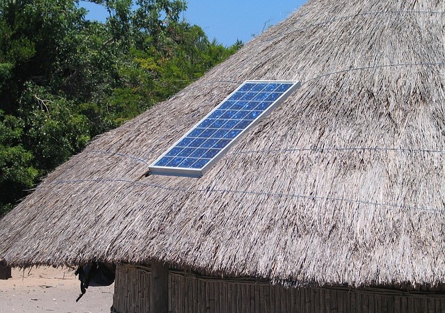 Solaranlage auf der Bazaruto-Insel, Mosambik - von Cotrim. Public Domain CCO