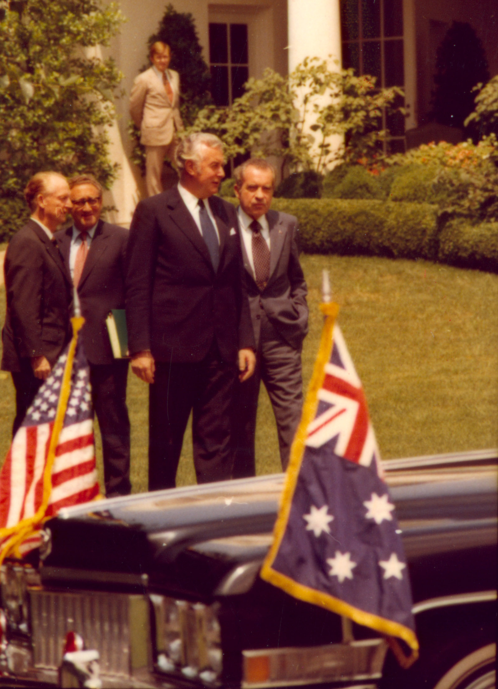 Whitlam walks with President Nixon 