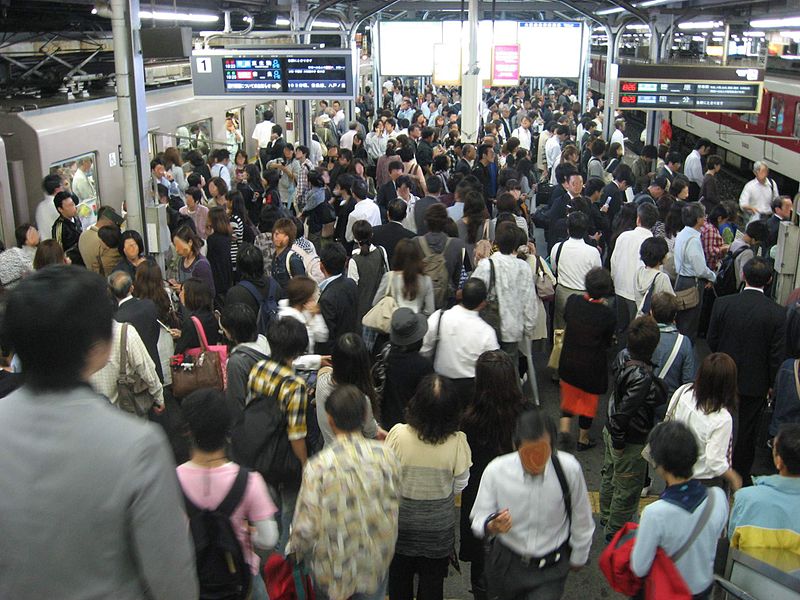Evening rush hour, Tsuruhashi Station, Osaka. Image by T. Hara. CC BY-SA 3.0 via Wikimedia Commons