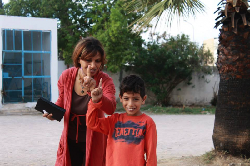 Tunisko: Současní a budoucí voliči. Autorka fotografie Myriam Ben Ghazi, použito se svolením.