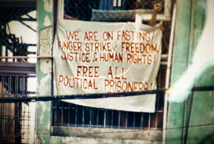 Some political prisoners were able to hang a banner outside their cell. They urged the pope to look into the worsening human rights situation in the country. Photo from Facebook page of Kathy Yamzon.
