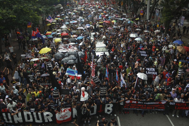 Thousands join march to demand the freedom of opposition leader Anwar Ibrahim. Photo by Imagetaker, Copyright @Demotix (3/7/2015)