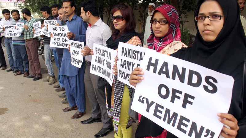 Citizens staged a protest against the involvement of Pakistan in the current Saudi-Yemen dispute, during a demonstration in Karachi. Image by ppiImages Copyright Demotix (6/4/2015)