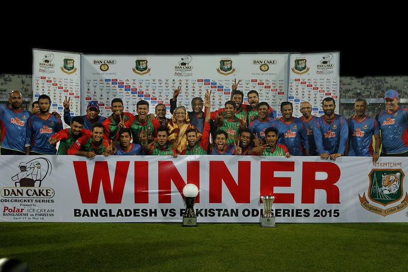IBangladeshi team posed for a group photo with Prime Minister Sheikh Hasina at the end of the Dan Cake Cricket Series at Sher-e-Bangla National Cricket Stadium in Dhaka, Bangladesh