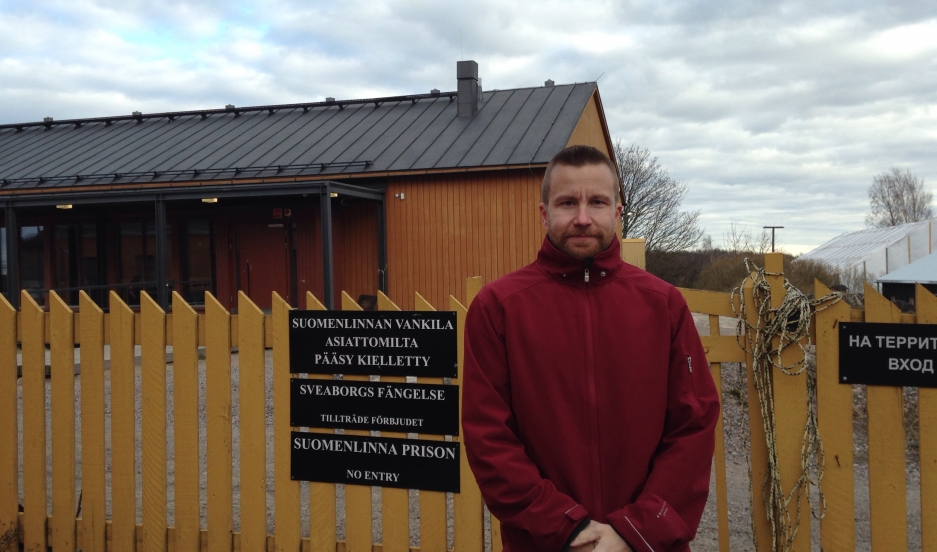 Jukka Tiihonen cumpriu os últimos anos de sua sentença por homicídio em uma prisão aberta na Ilha de Suomenlinna. Crédito: Rae Ellen Bichell. Publicada com permissão da PRI