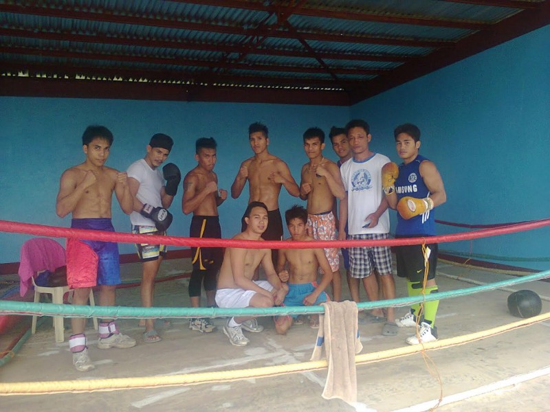 Building a boxing gym in a Philippine community through a fundraising effort in Japan