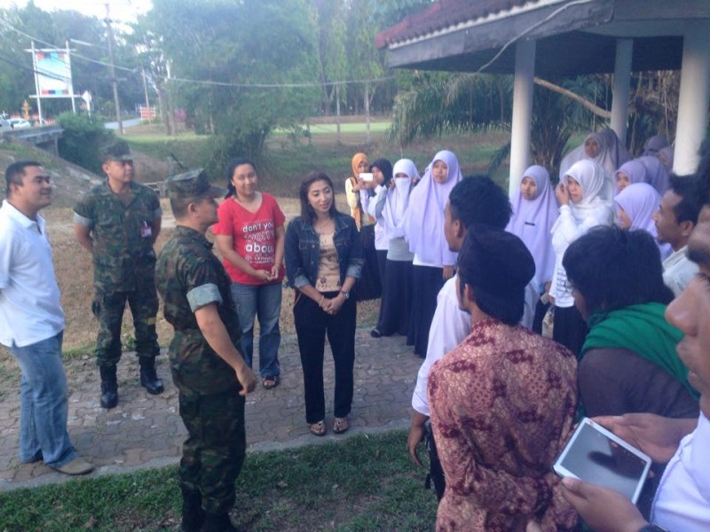 Student movements expressing their concerns to the Thai army. Photo from the Facebook page of Ihsan Cikwan Patani.