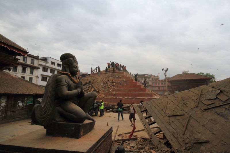 Historische Denkmäler auf dem Kathmandu-Durbar-Platz nach dem Erdbeben. Foto von Ajaya Manandhar. Copyright Demotix (25/4/2015)