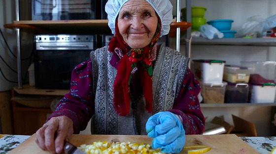 コッコベロで働く村民。画像元：Boomstarter.ru.