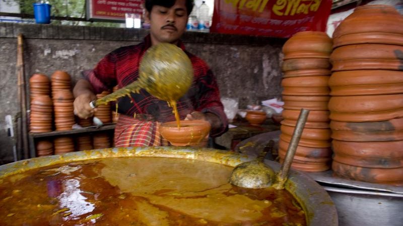 Shahi Haleem (a meat lentil stew/soup).  Image by Reporter#11455. Copyright: Demotix (5/9/2009). 