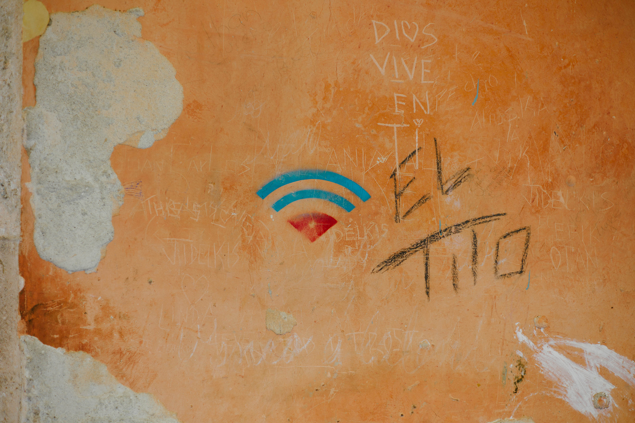 A WiFi symbol in Old Havana, Cuba. Photo by Nano Anderson, taken from Flickr under a CC License BY 2.0.