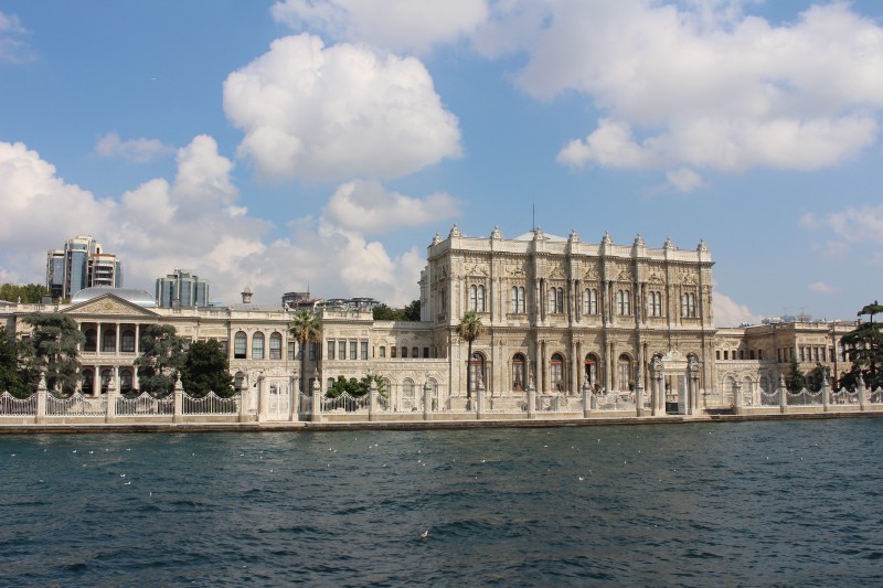 The peaceful exterior of the Dolmabahçe Palace. Photo by Jack Hennessy.