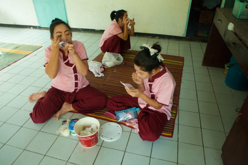misundelse Mundtlig stadig In Northern Thailand, Massage Training Gives Female Prisoners a Second  Chance · Global Voices
